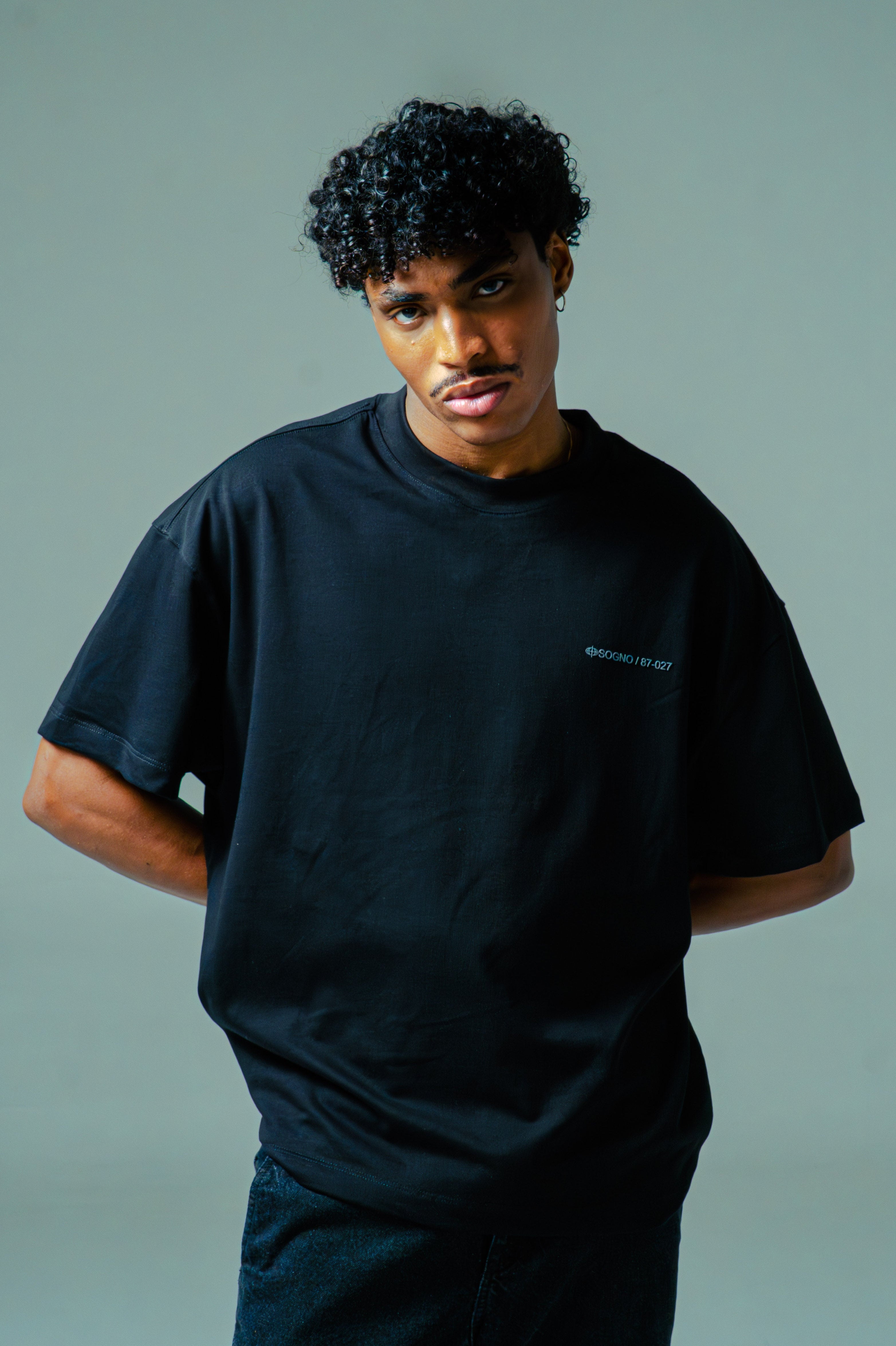 Oversized  Básica Born To Create-Negra