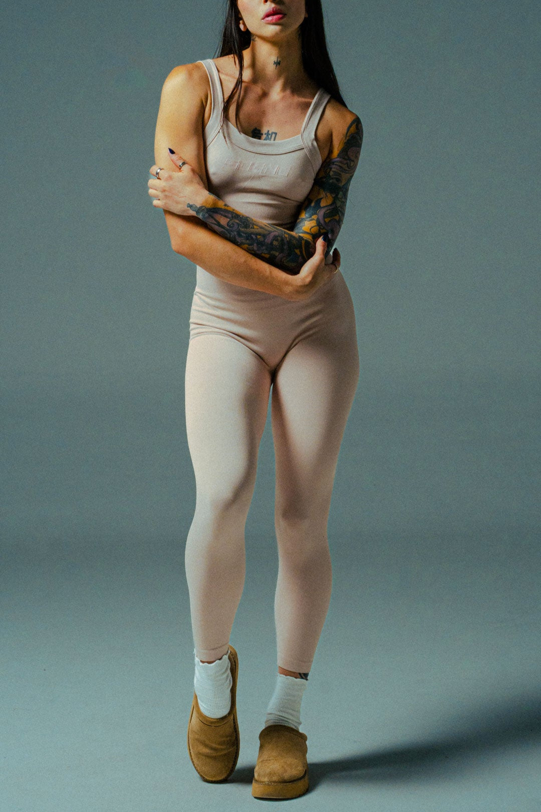 JUMPSUIT SEAMLESS LARGO BORN TO CREATE-CREAM TAN