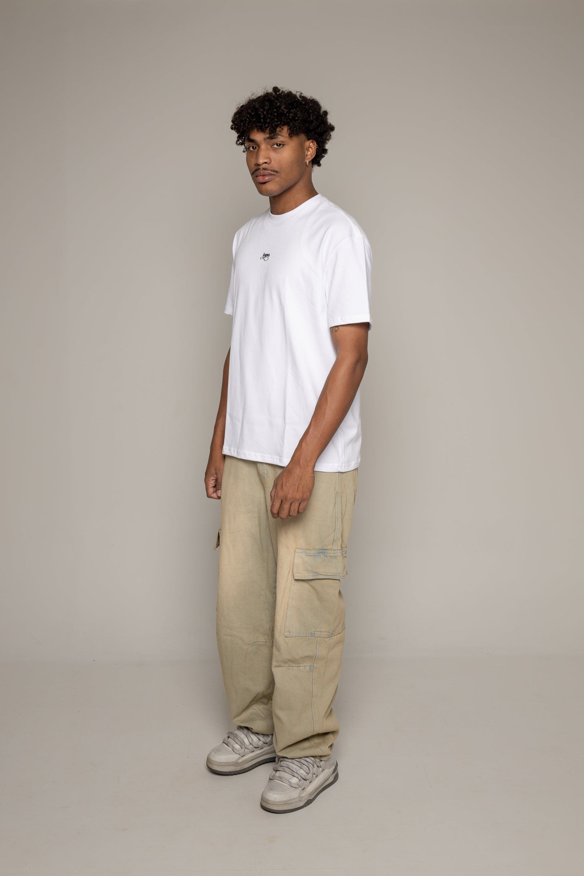 Camiseta Trust Me Básica Long-Blanca