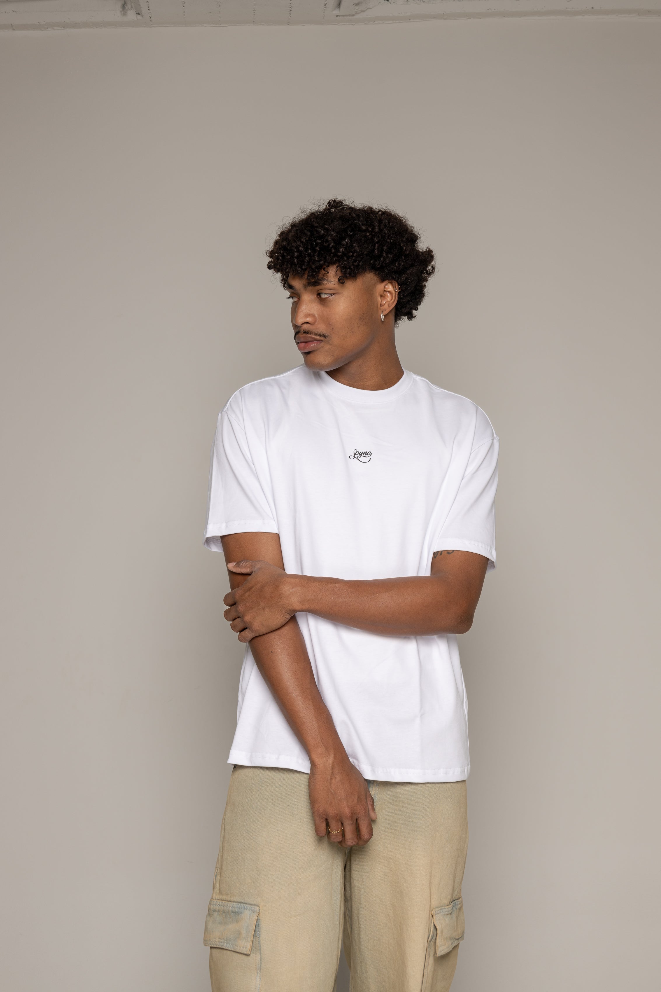 Camiseta Trust Me Básica Long-Blanca