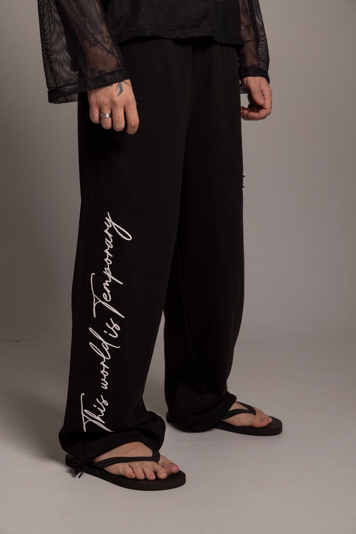 Sudadera Affirmation-Negra