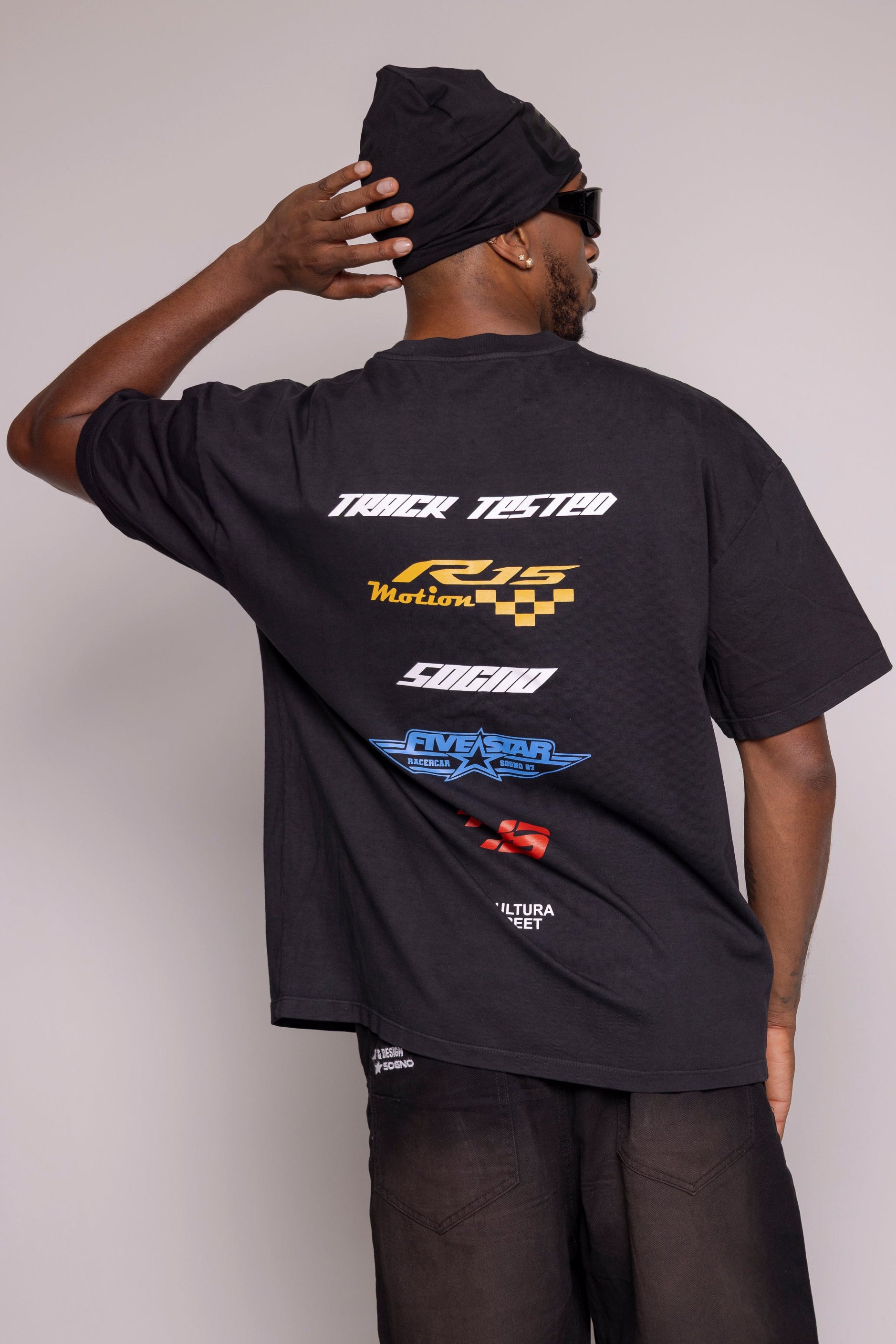 Oversized Motion-Negra