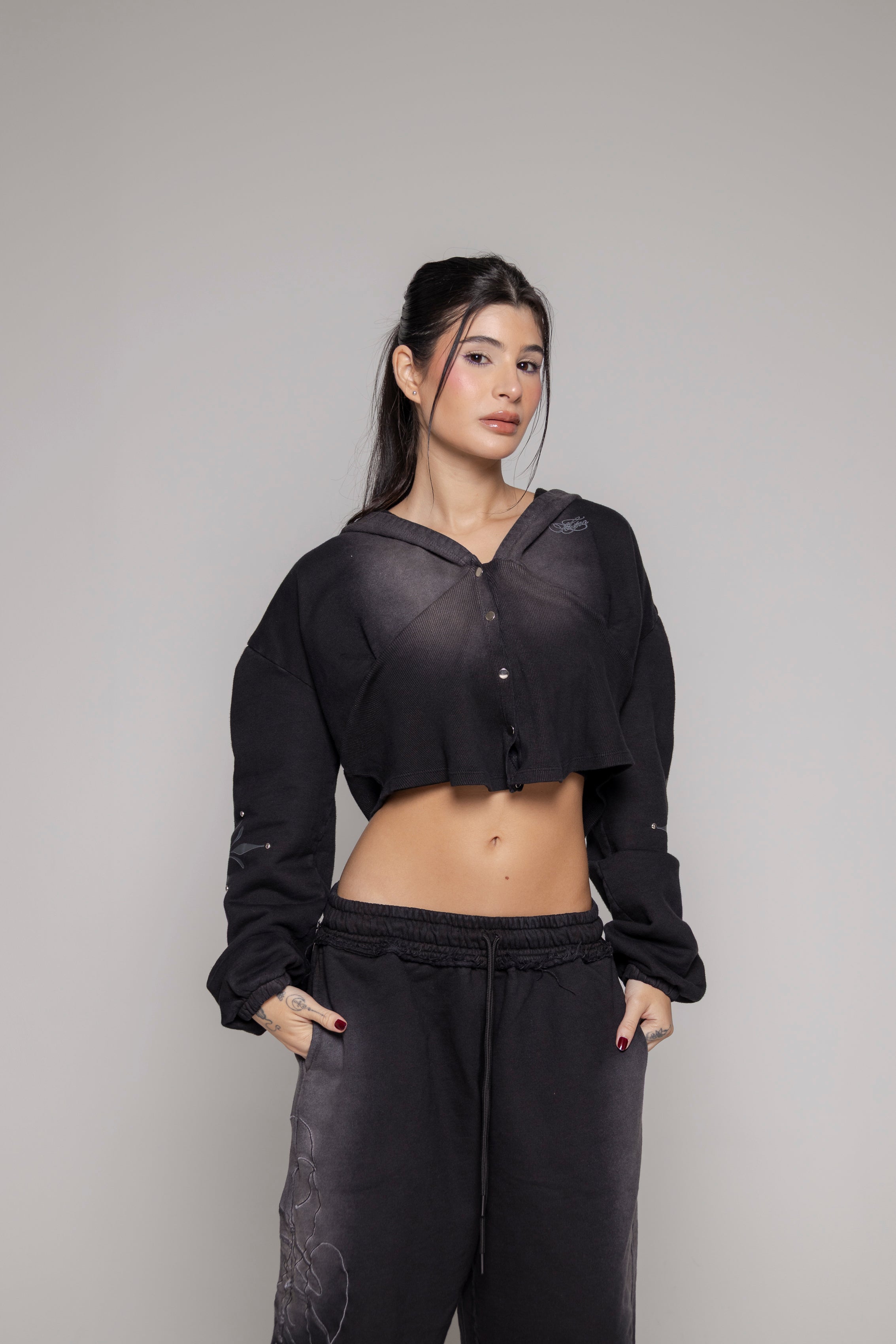 Hoodie Dama Remainder Corte V-Negro