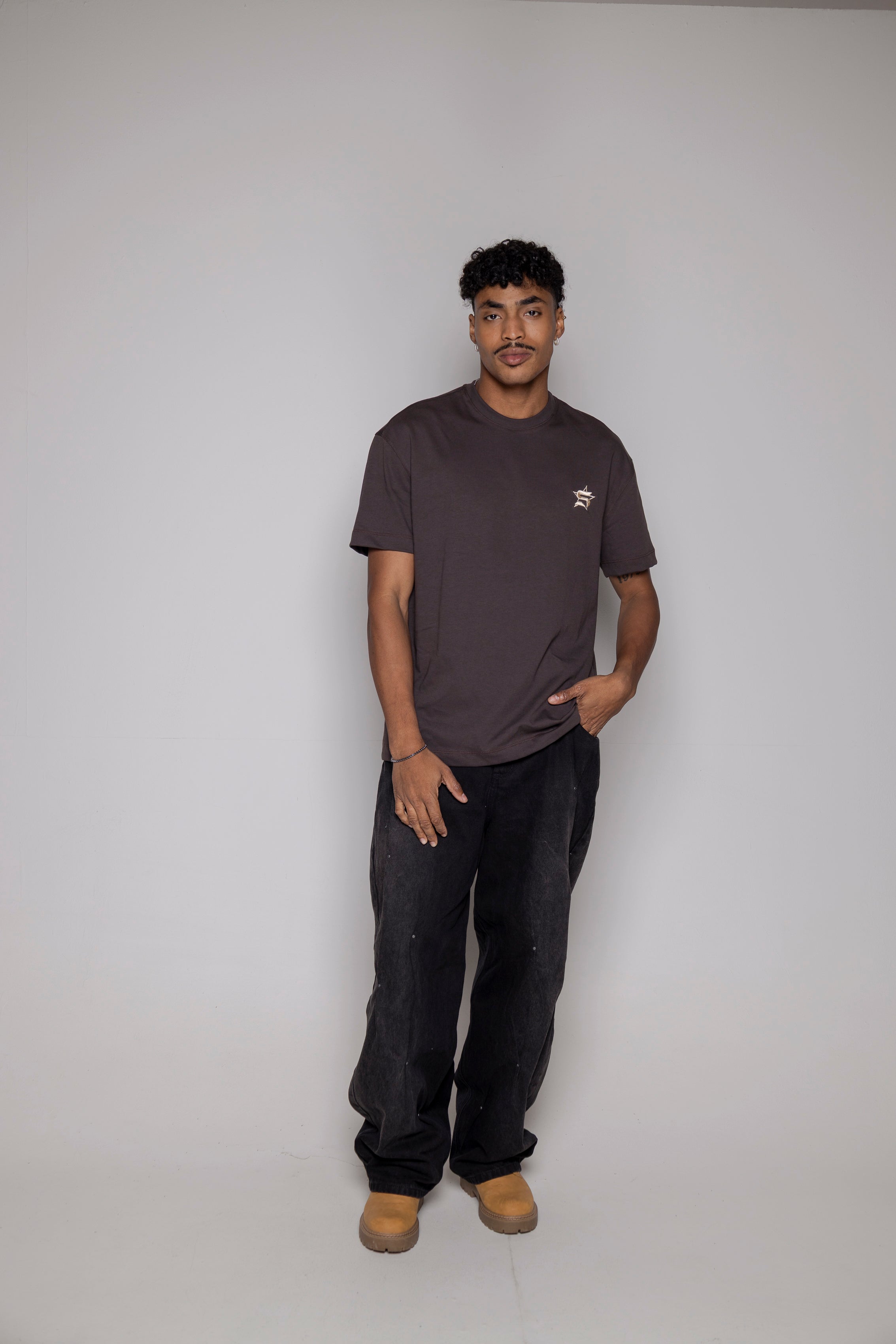 Camiseta Courage Regular-Cafe