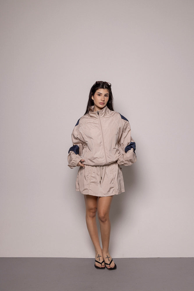SET FALDA Y CHAQUETA ANTIFLUIDO-BEIGE