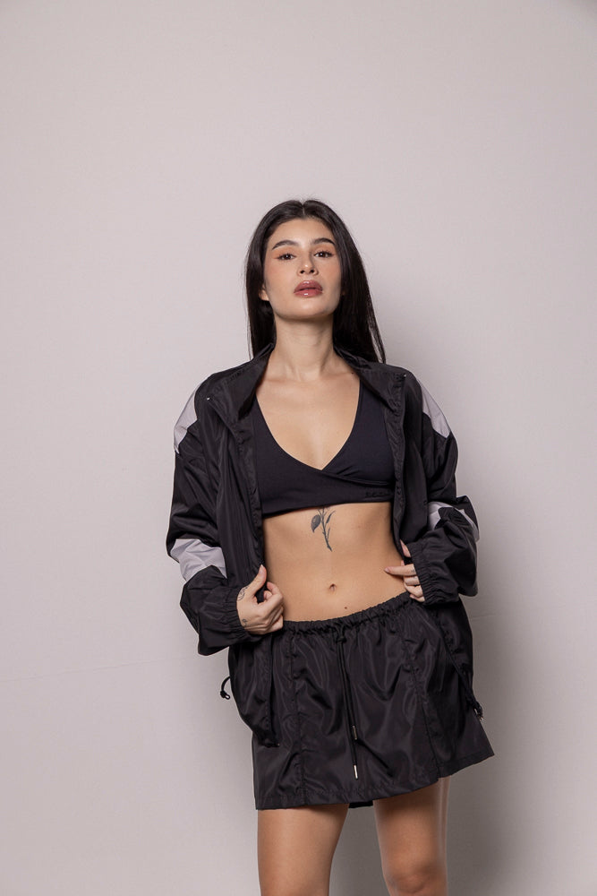 SET FALDA Y CHAQUETA ANTIFLUIDO-NEGRA