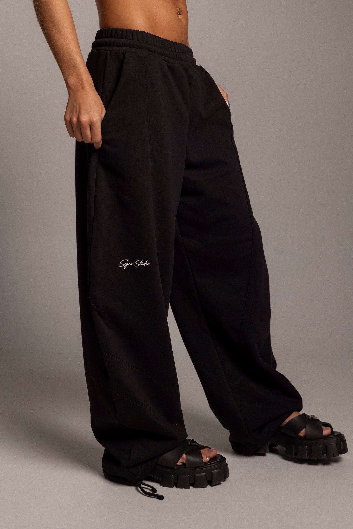 Sudadera Baggy Wide Leg Affirmation-Negra