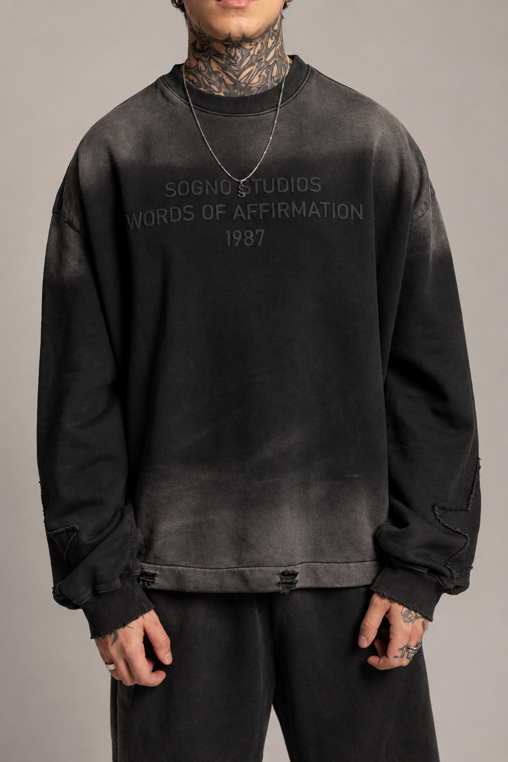 Buzo Oversized Affirmation – Washed Negro