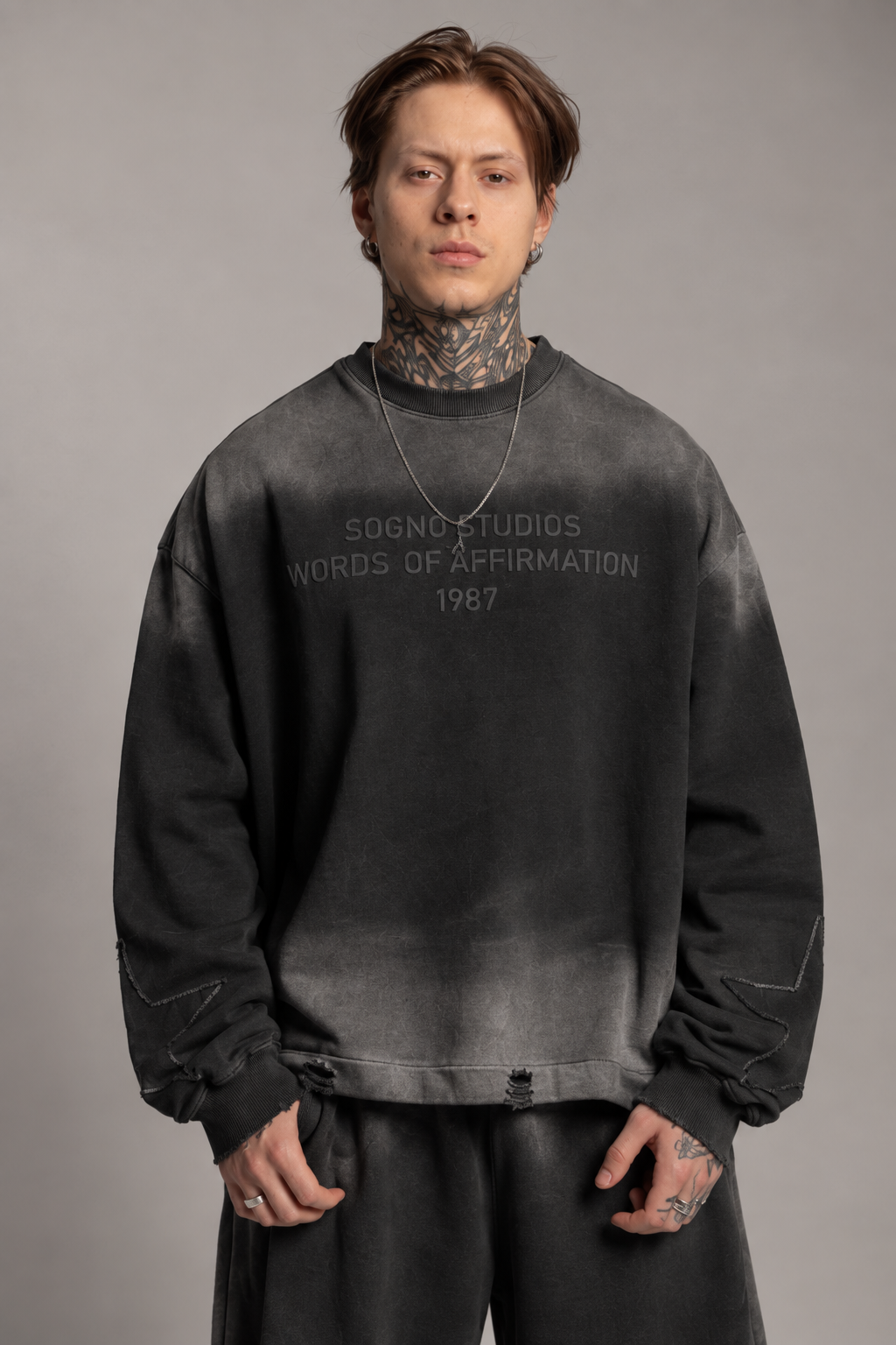 Buzo Oversized Affirmation – Washed Negro